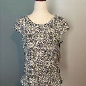 Sophisticated Black and White Cap Sleeve Fitted Blouse